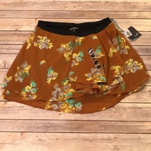 { Volcom } NWT Brown floral skirt